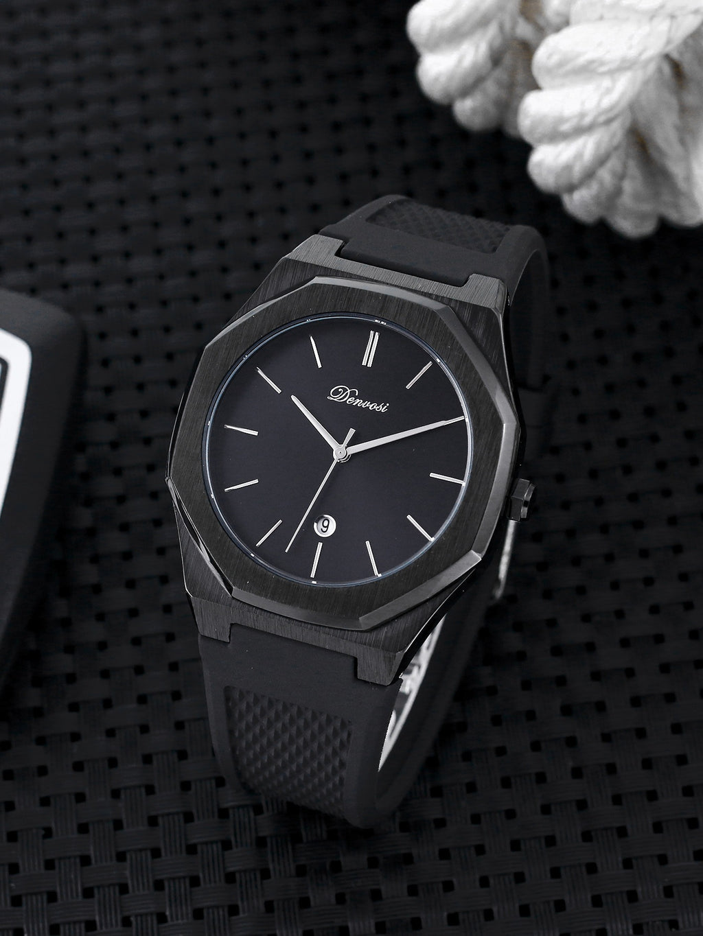 Mens Elegant Quartz Watch for Everyday and Evening Style