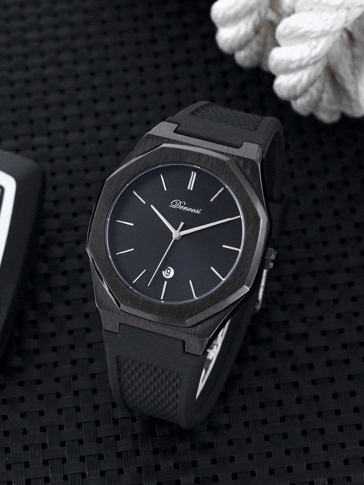 Mens Elegant Quartz Watch for Everyday and Evening Style