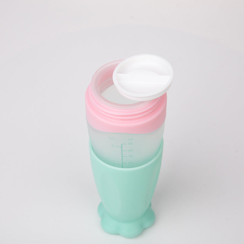baby squeeze feeding bottle